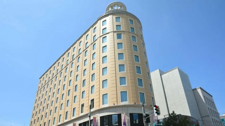 Authent Hotel Otaru 4*,