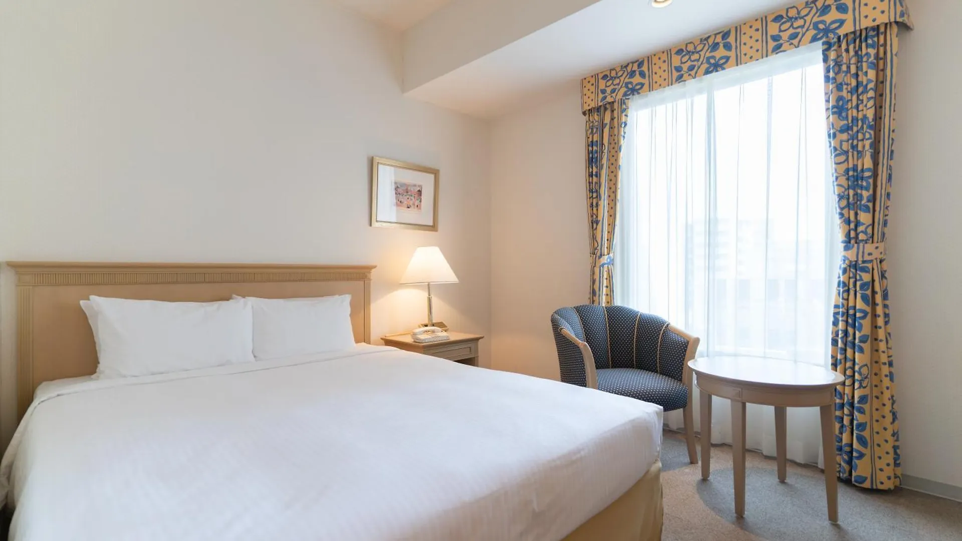 Authent Hotel Otaru 4*,