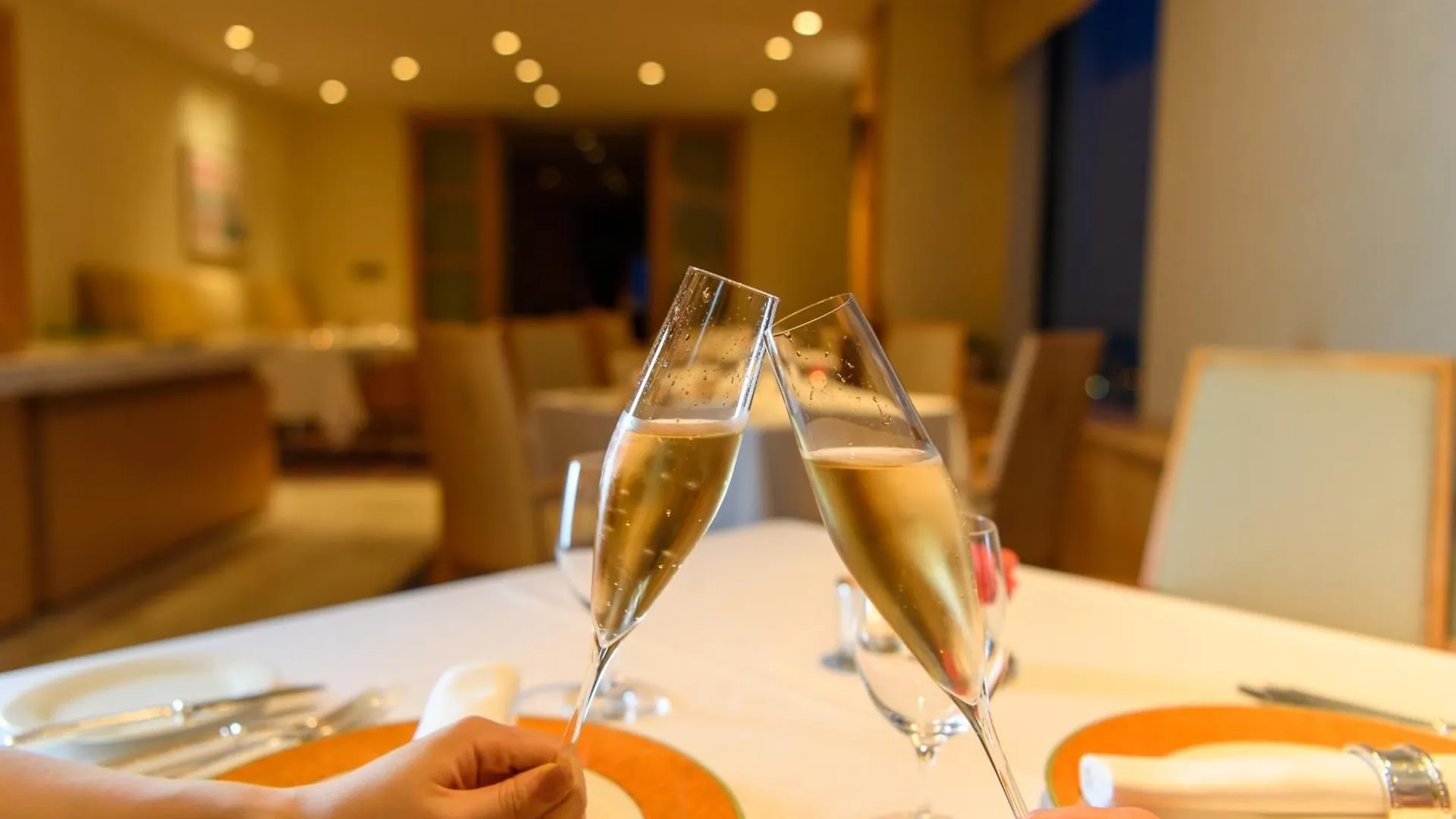 Authent Hotel Otaru 4*,  Japan