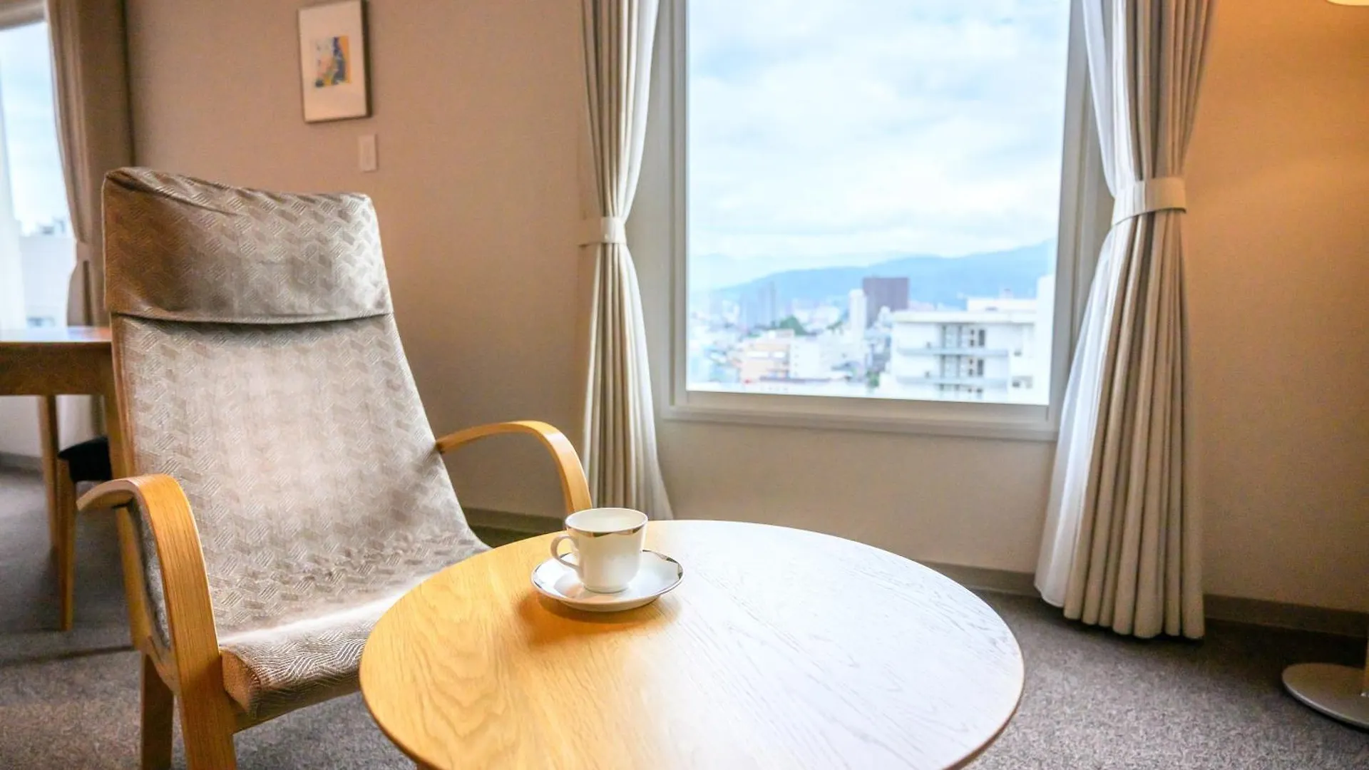 Authent Hotel Otaru 4*,